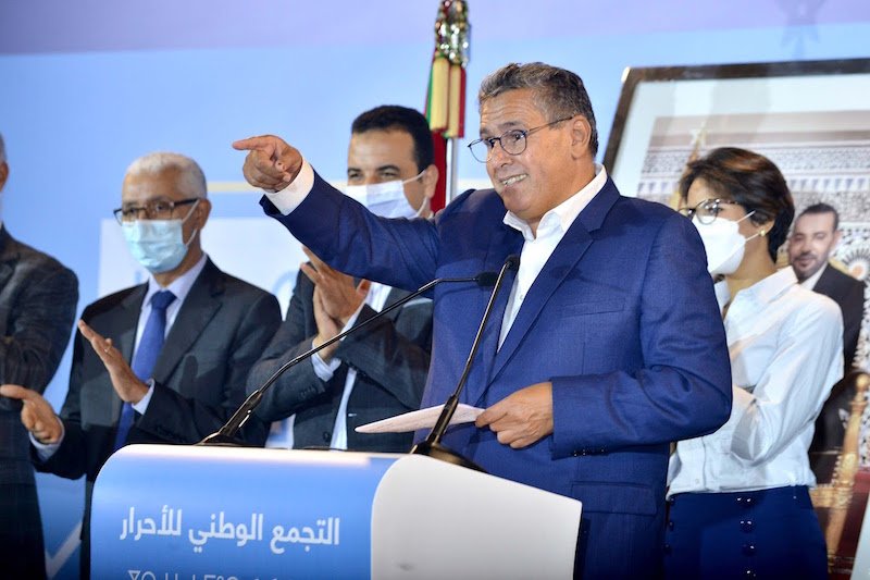 جدل في أكادير: موظف متفرغ لخدمة “الأحرار” براتب كبير من الفوسفاط