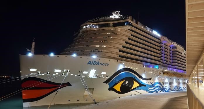 سفينة سياحية ألمانية عالقة في لشبونة بسبب بكورونا - ALMASSAA ALYOUM المساء اليوم