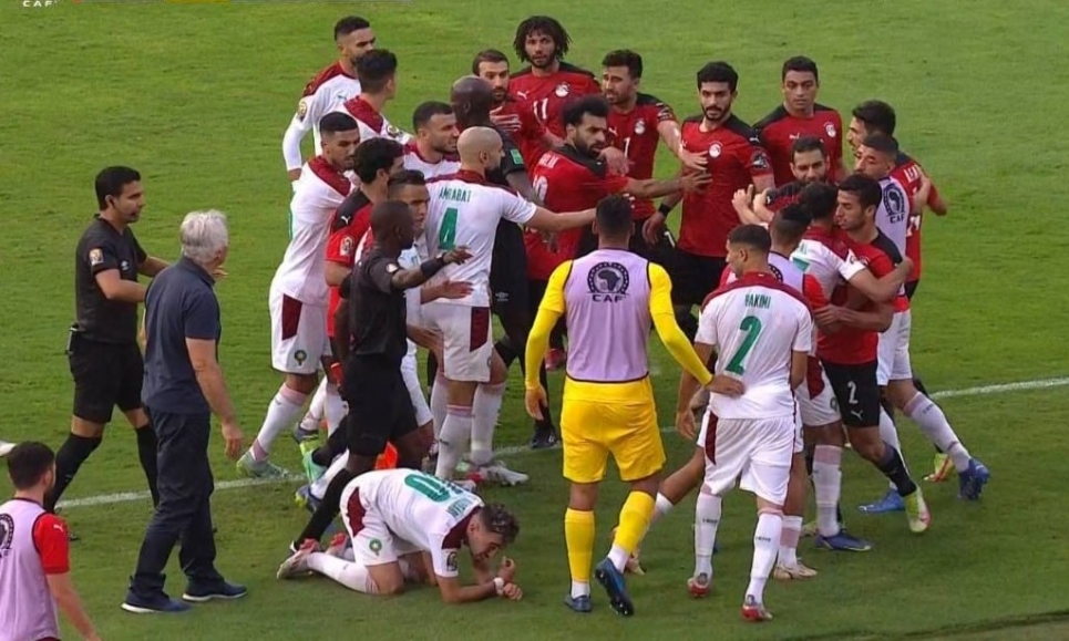 قبيل مواجهة الكاميرون: المصريون مستمرون في ممارسة هواية الاحتجاج على الحكام