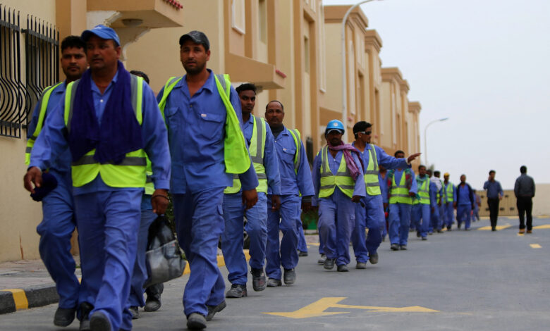 سُخط واستياء بين "عمال كأس العالم" بعد إجبارهم على مغادرة قطر - ALMASSAA ALYOUM المساء اليوم