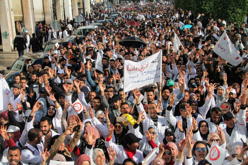 بعد احتجاجهم على اقتطاعات غشت.. الحكومة لـ”الأسانذة المتعاقدين”: نتيجة لإضرابات الموسم الماضي