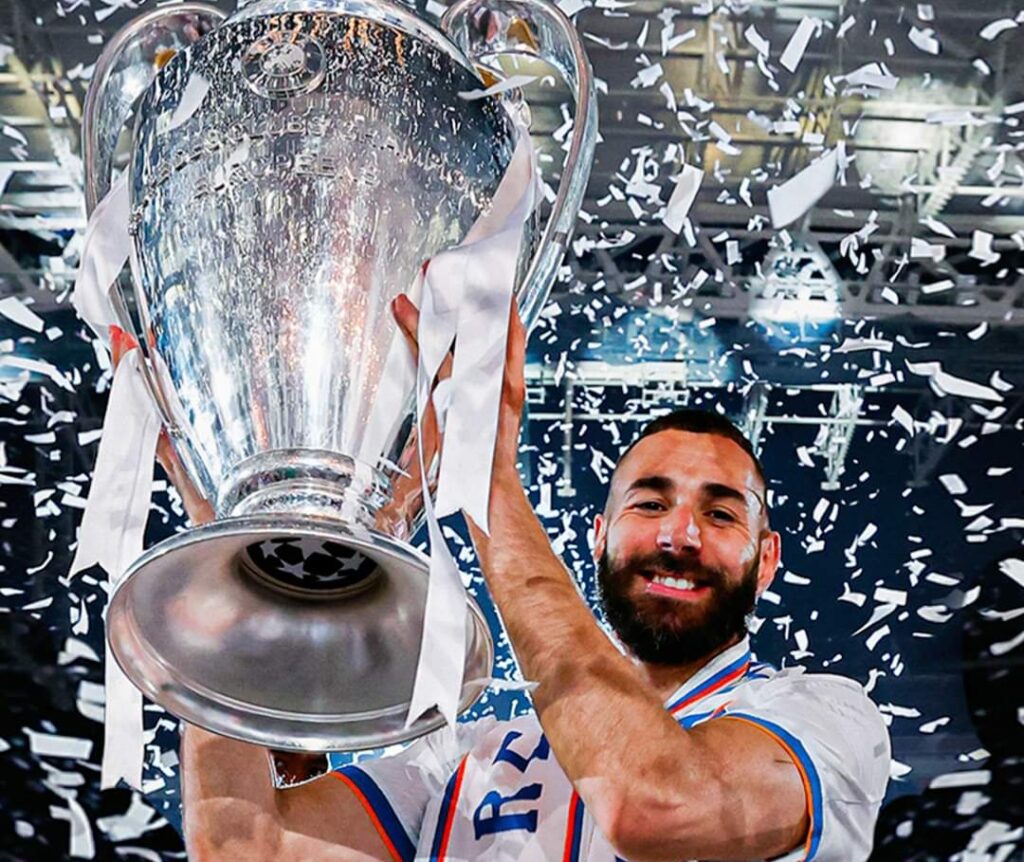 كريم بنزيمة يغادر ريال مدريد..!