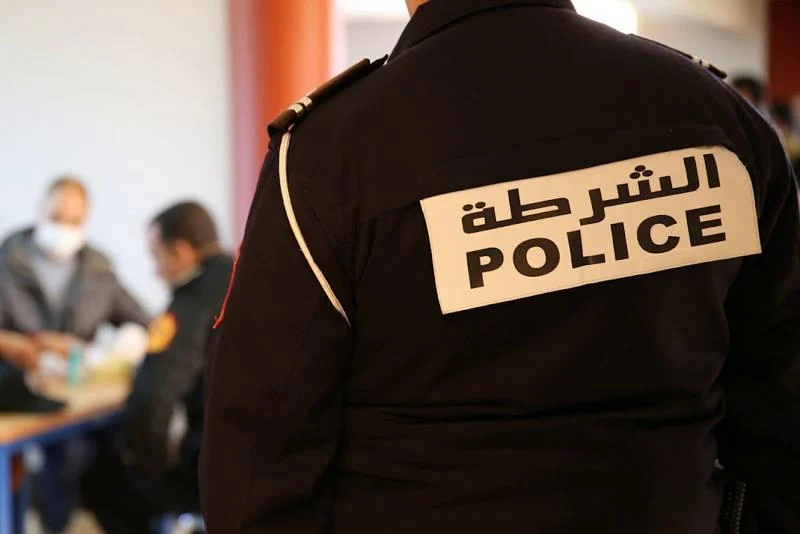 توقيـف مؤقـت عـن العمـل لـ3 أمنيين بعـد وفـاة معتقـل بمرتيـل