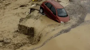 coche afectado desbordamiento rio guadalhorce 70