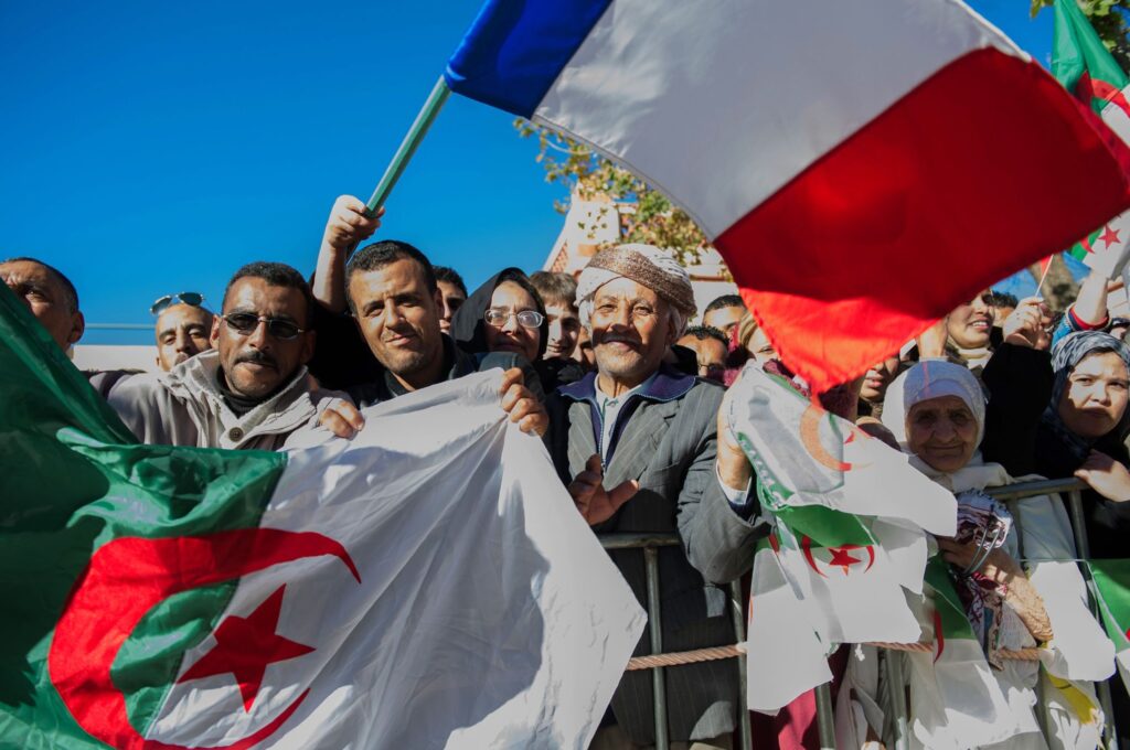 اتفاقية الهجرة مهددة بالإلغاء: لا شيء على ما يرام بين فرنسا والجزائر