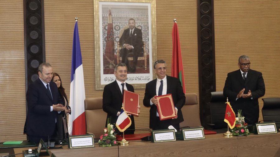 المغرب وفرنسا يوقعان على إعلان مشترك لتطوير التعاون القانوني
