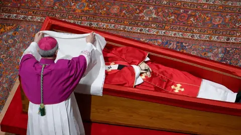 ataud papa francisco funeral 70