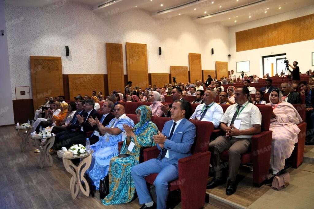 العيــــون: ندوة لتبادل التجارب والممارسات الفضلى بين الجمعيات المواطنة